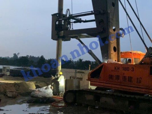 Kiểm soát dung dịch bentonite trong thi công cọc khoan nhồi tại công trường.