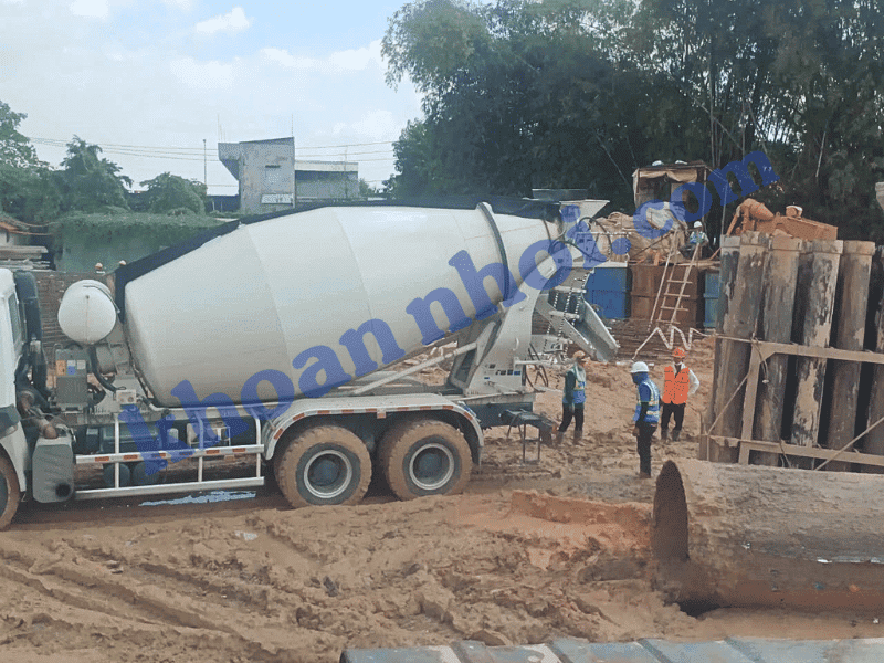 Kiểm soát chất lượng công nghệ thổi rửa hố khoan để đảm bảo an toàn thi công.